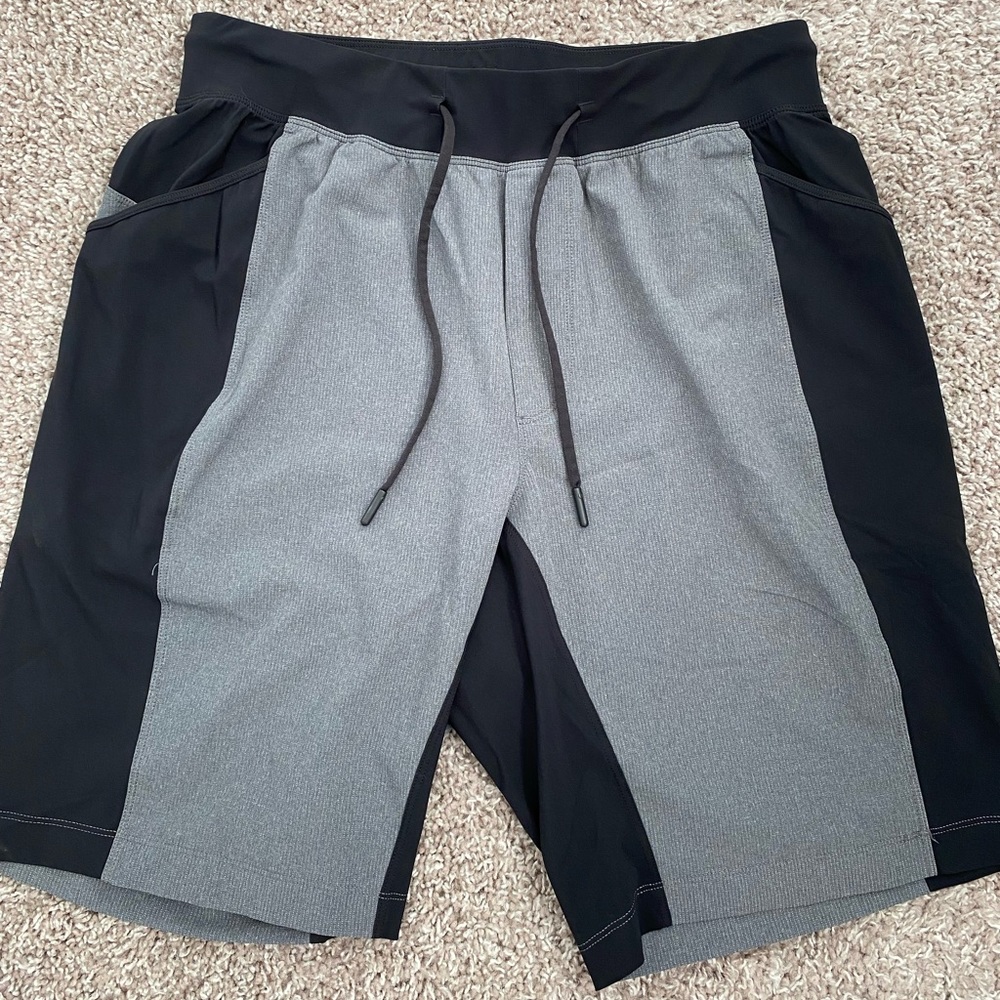 LuLu Men’s Shorts Size M